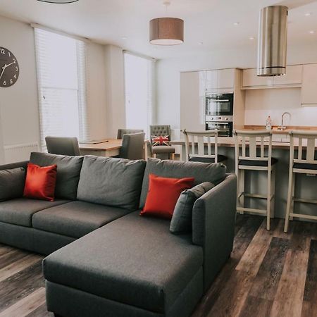 Cavendish House With Secure, Allocated Parking, 2 Mins Walk From Windsor Castle Екстериор снимка