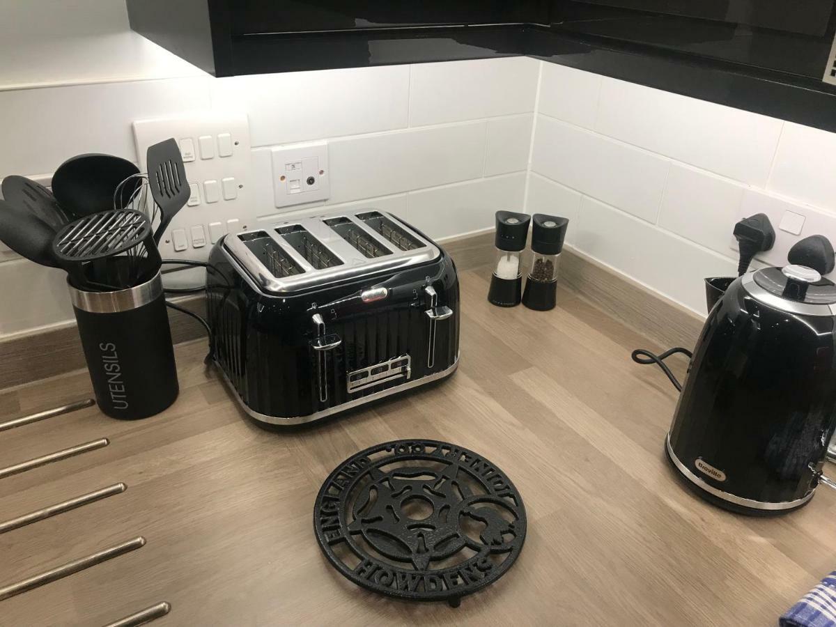 Cavendish House With Secure, Allocated Parking, 2 Mins Walk From Windsor Castle Стая снимка