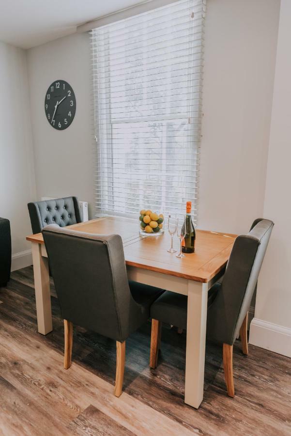 Cavendish House With Secure, Allocated Parking, 2 Mins Walk From Windsor Castle Екстериор снимка